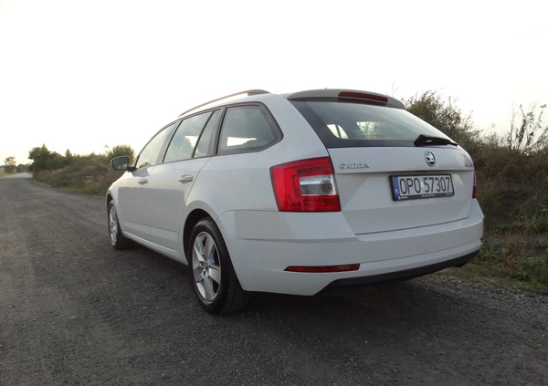 Skoda Octavia cena 49900 przebieg: 122500, rok produkcji 2019 z Drawno małe 56